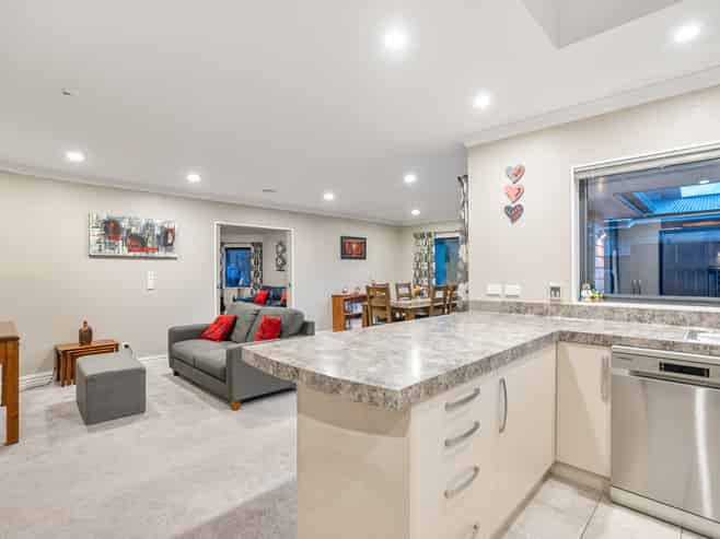 6 Trusham Court, Paraparaumu