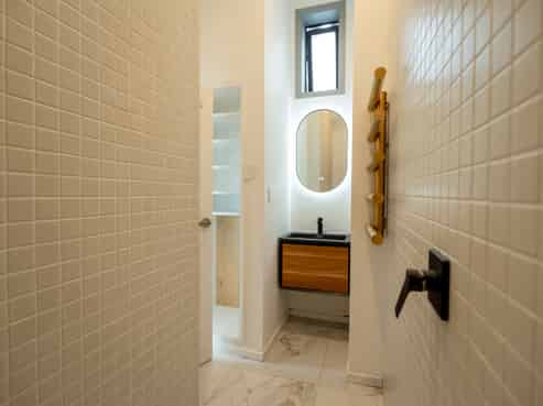 1/23 Bernleigh Terrace, West Harbour