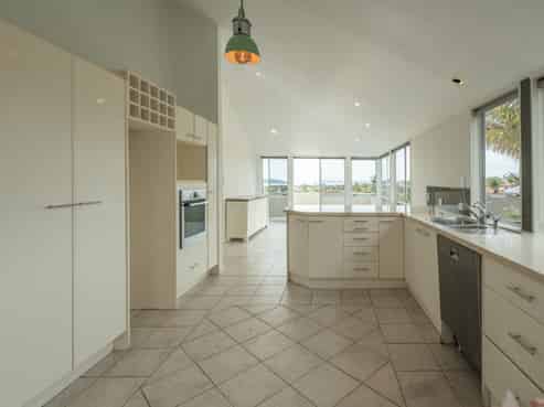 1/23 Bernleigh Terrace, West Harbour