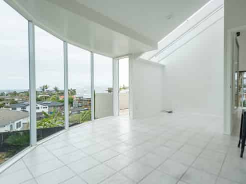 1/23 Bernleigh Terrace, West Harbour