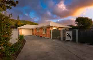 15 Balmerino Grove, Waikanae