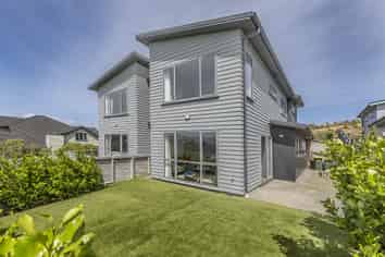 84 Endeavour Drive, Whitby