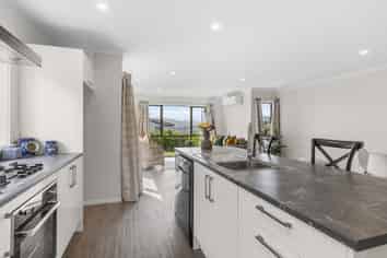 84 Endeavour Drive, Whitby