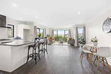 84 Endeavour Drive, Whitby