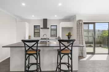 84 Endeavour Drive, Whitby