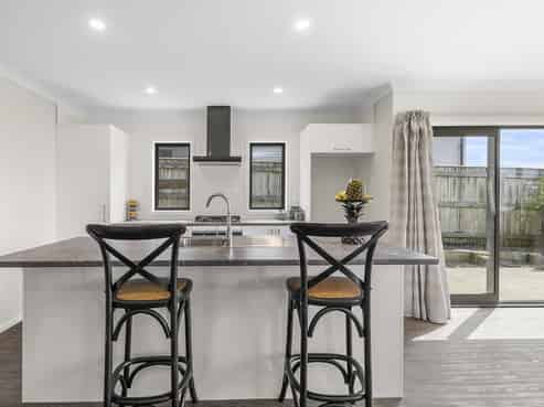 84 Endeavour Drive, Whitby