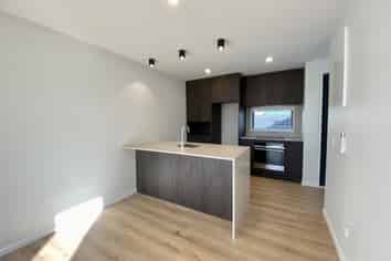 6/89  Champion Street, Edgeware
