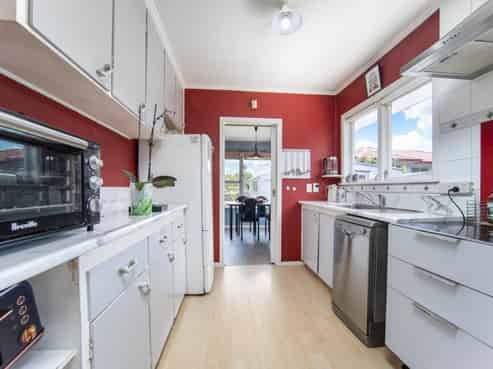 89 View Road, Henderson