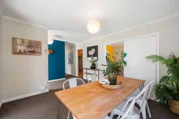 144 Parkvale Road, Karori