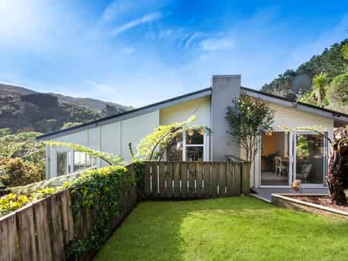 144 Parkvale Road, Karori