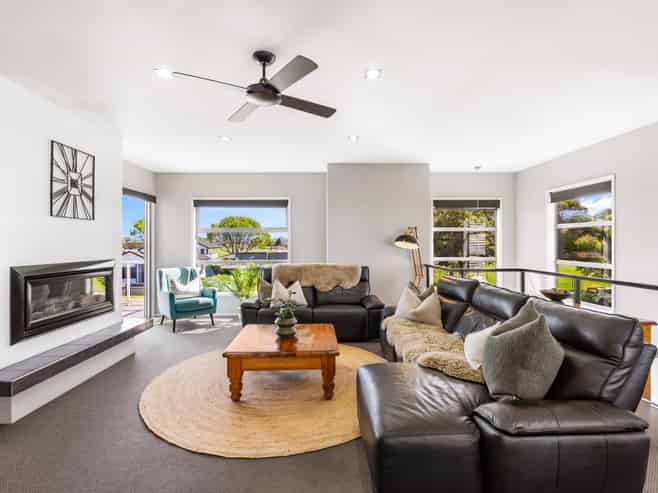 84 Te Awa Avenue, Te Awa