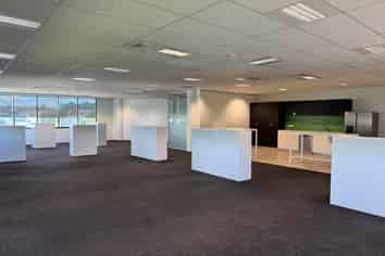 MODERN OFFICE WITH COURTYARD 
