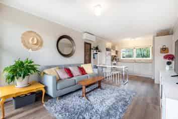 10/77 Old Lake Road , Devonport