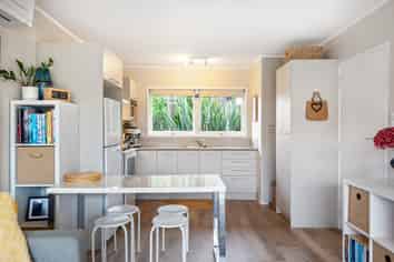 10/77 Old Lake Road , Devonport