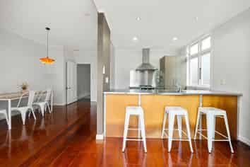 2/9 Essex Road, Mount Eden