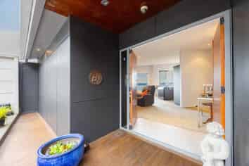 4B Seapoint Road, Bluff Hill