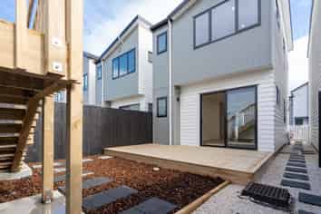 32 Whare Kauri Road, Papakura