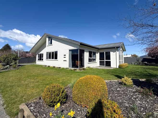 30 Govan Drive, Te Anau