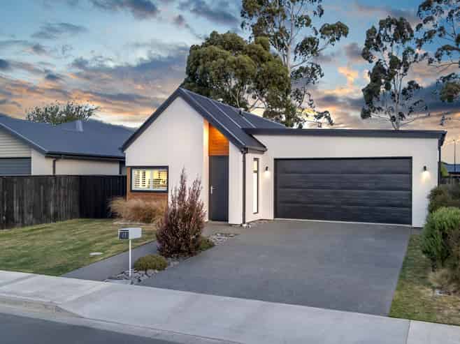 13 John Raven Lane, Woodend