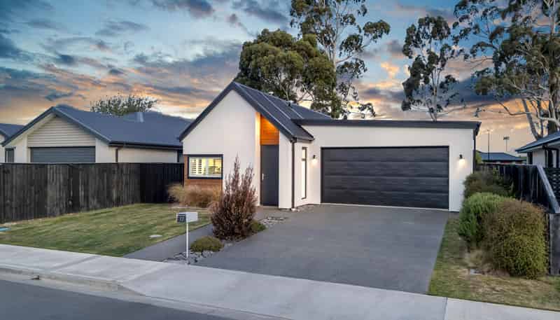 13 John Raven Lane, Woodend