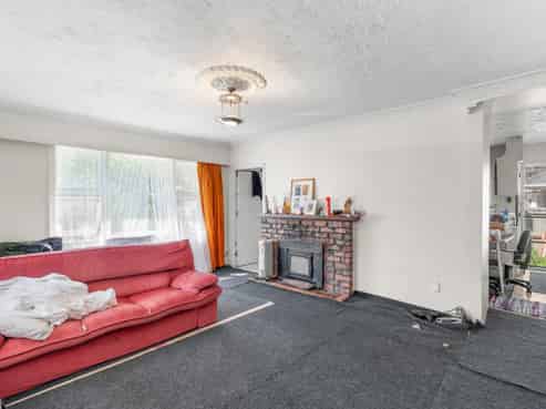 3 Oakhurst Place, Russley