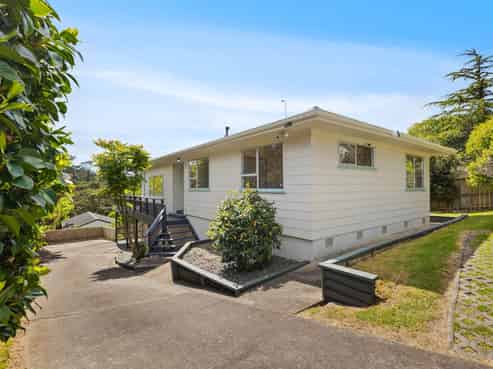 84 Spinella Drive, Bayview