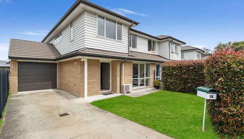 18 Akeake Lane, Manurewa