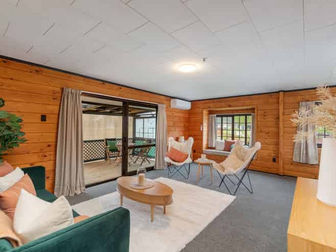 60 Pasadena Crescent, Totara Park