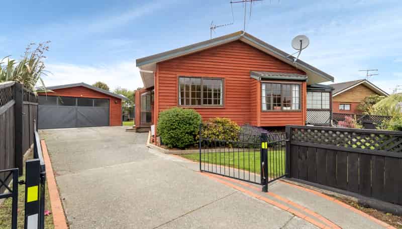 60 Pasadena Crescent, Totara Park