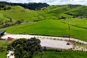 1158 Burma Road, Tapora