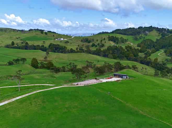 1158 Burma Road, Tapora
