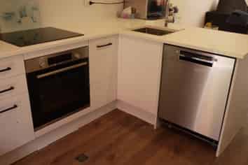 2E Milich Terrace, Te Atatu South