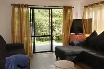 2E Milich Terrace, Te Atatu South