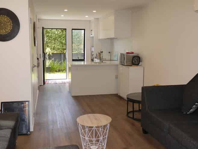 2E Milich Terrace, Te Atatu South