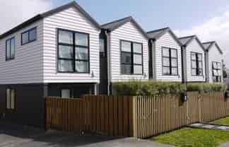 2E Milich Terrace, Te Atatu South