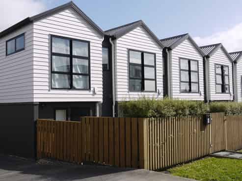 2E Milich Terrace, Te Atatu South