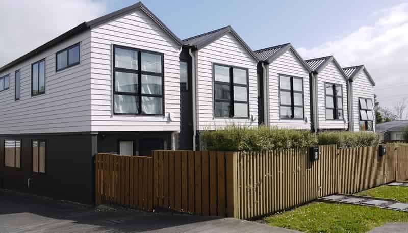 2E Milich Terrace, Te Atatu South