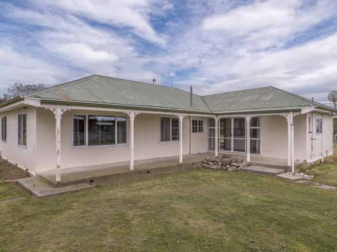 135 Copley Road, Chertsey