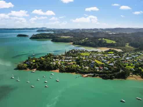 395D Aucks Road, Russell