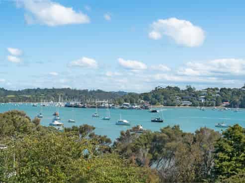 395D Aucks Road, Russell