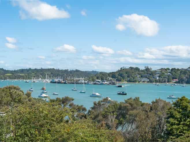 395D Aucks Road, Russell