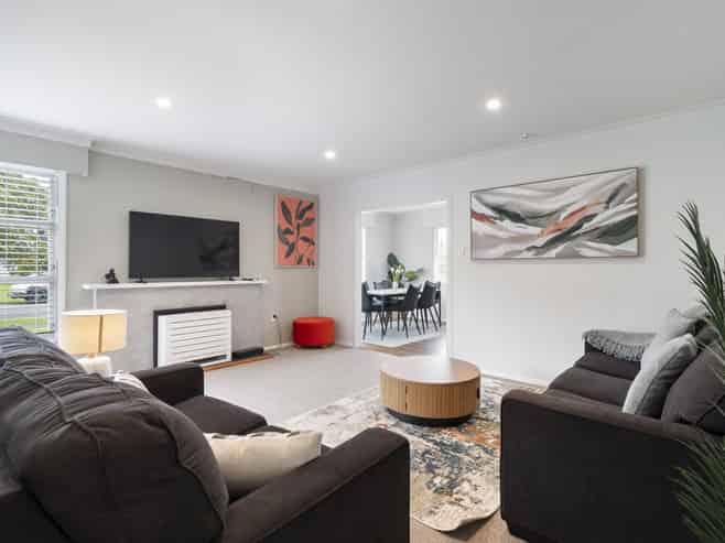 6 Ruha Street, West End