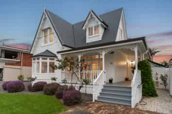 50 Takutai Avenue, Half Moon Bay