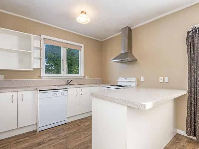 56 Shamrock Street, Takaro