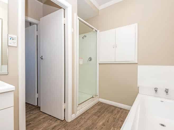 56 Shamrock Street, Takaro