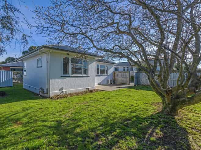 56 Shamrock Street, Takaro