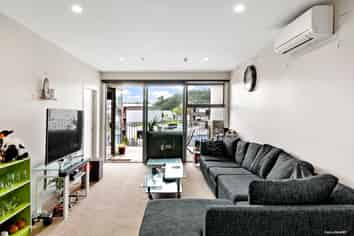 212/40 Library Lane, Albany
