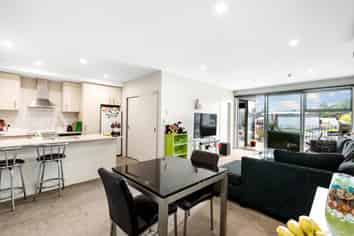 212/40 Library Lane, Albany