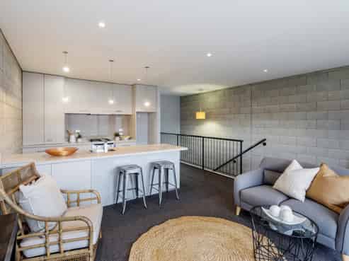 2/24 Dickens Street, Addington