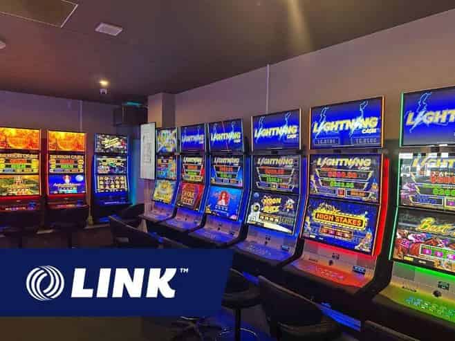 Bar & Gaming Goldmine on Lincoln Road!